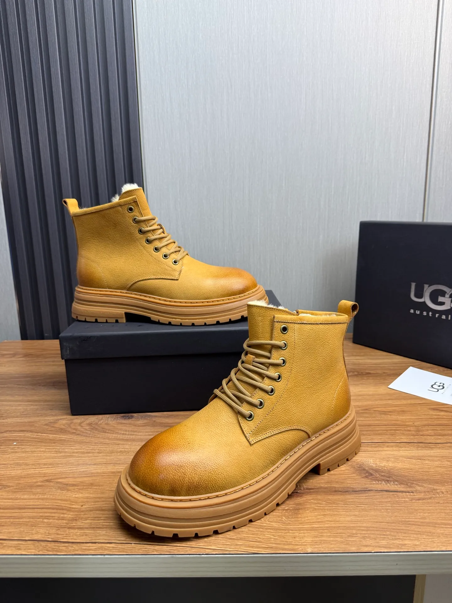 Factory price 680💰 [UGG] Men's hot winter warm boots🐑Simple and fashionable design, cowhide➕comfortable and warm wool lining. Soft and comfortable to wear, good warmth retention, and excellent foot feel. Regular size 38-45